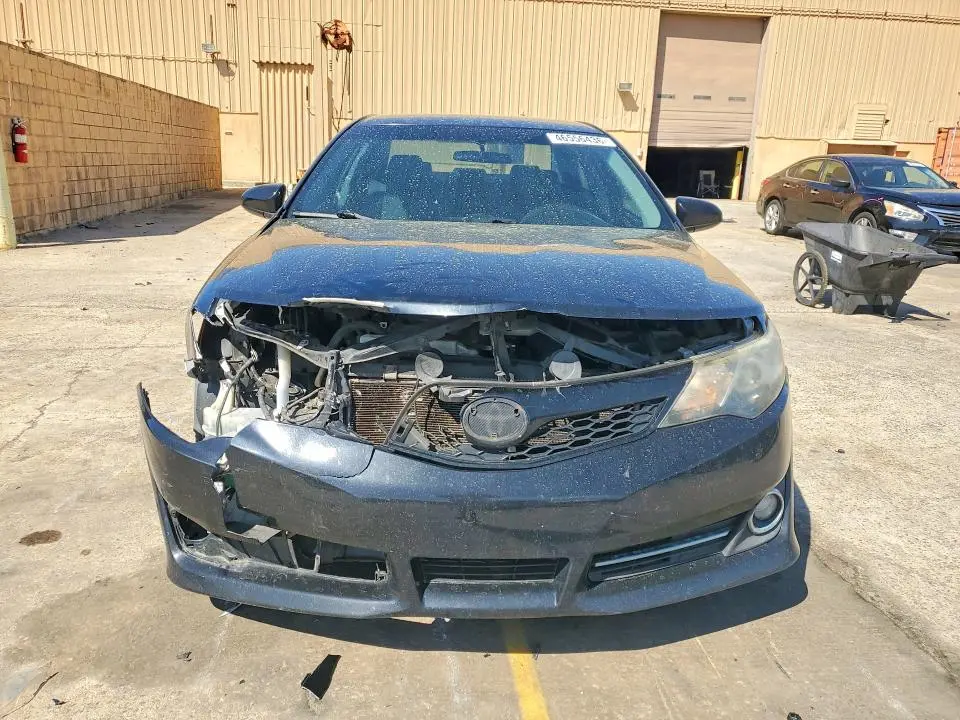 2014 TOYOTA CAMRY SE  