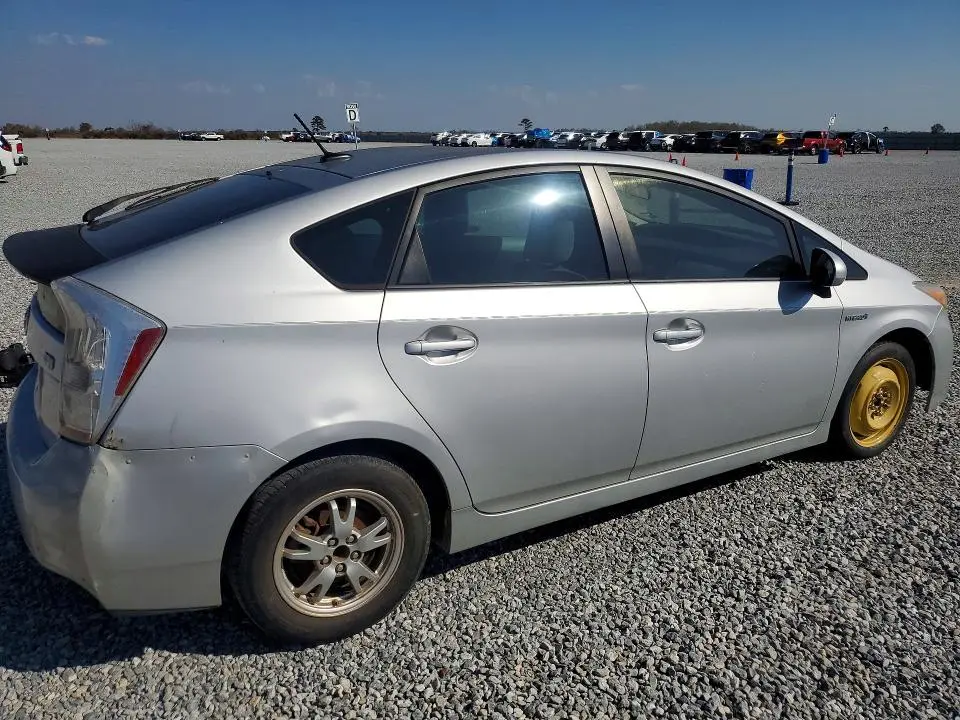 2010 TOYOTA PRIUS II  