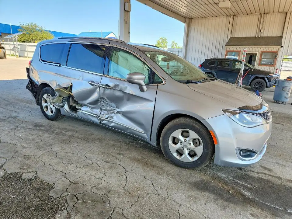 2017 CHRYSLER PACIFICA TOURING L PLUS  