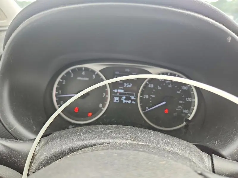 2022 NISSAN KICKS S  