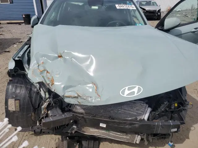 2024 HYUNDAI KONA SE  