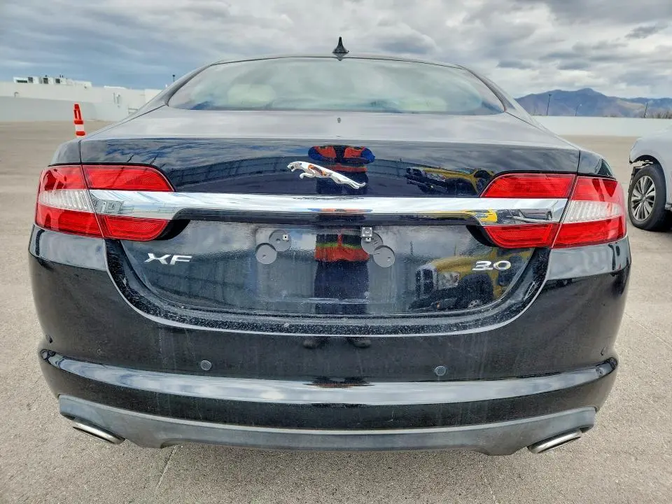 2013 JAGUAR XF   