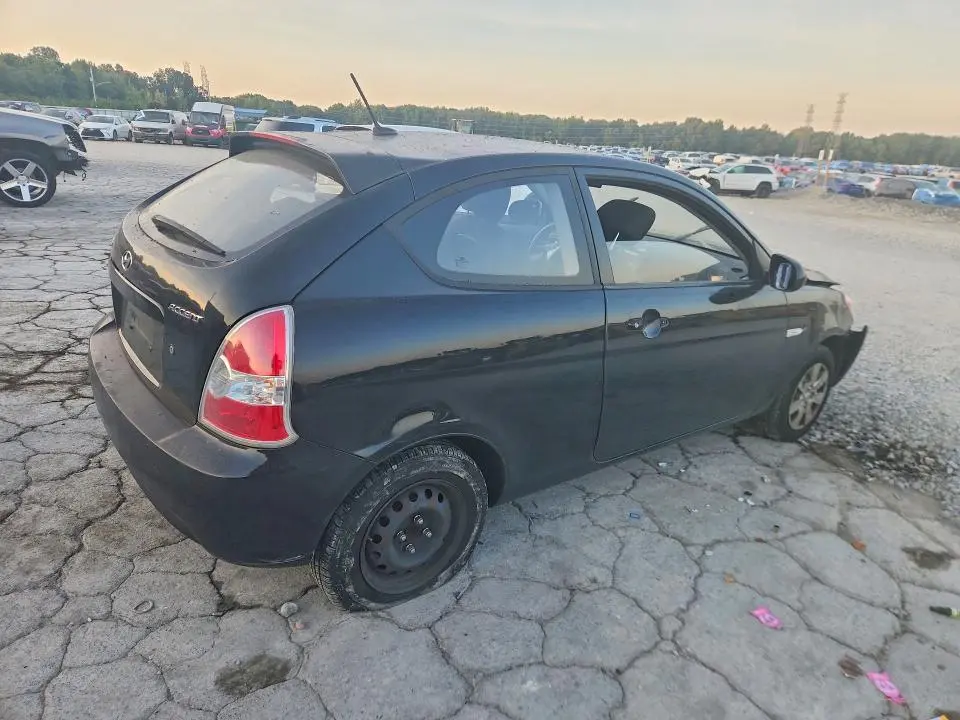 2011 HYUNDAI ACCENT GS  
