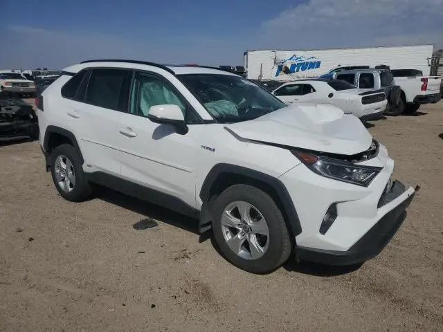 2020 TOYOTA RAV4 XLE
