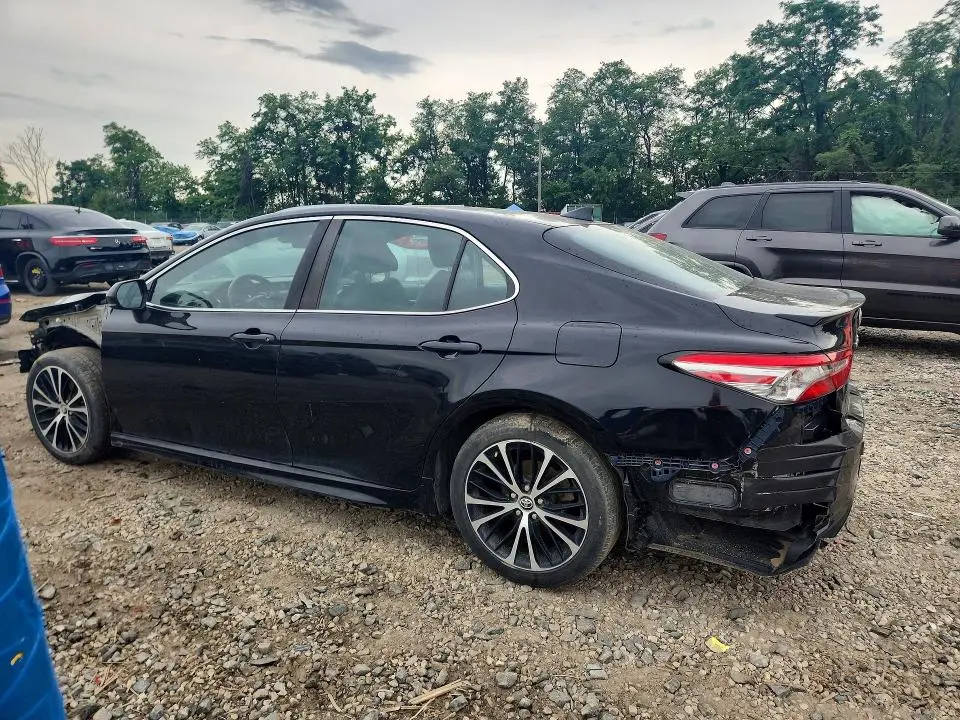2019 TOYOTA CAMRY SE  