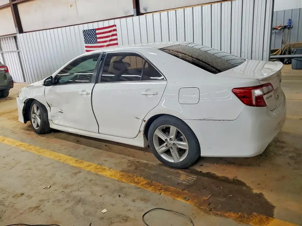 2013 TOYOTA CAMRY SE  
