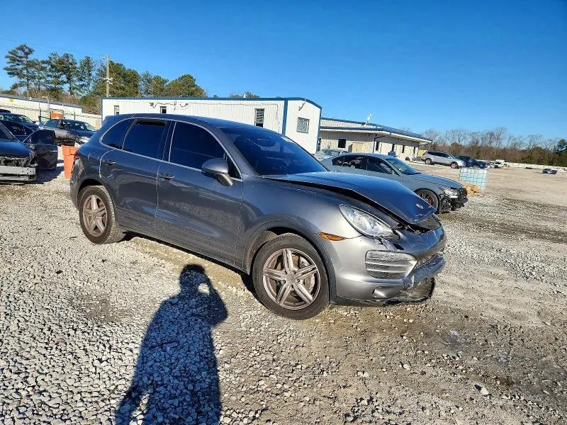 2014 PORSCHE CAYENNE   