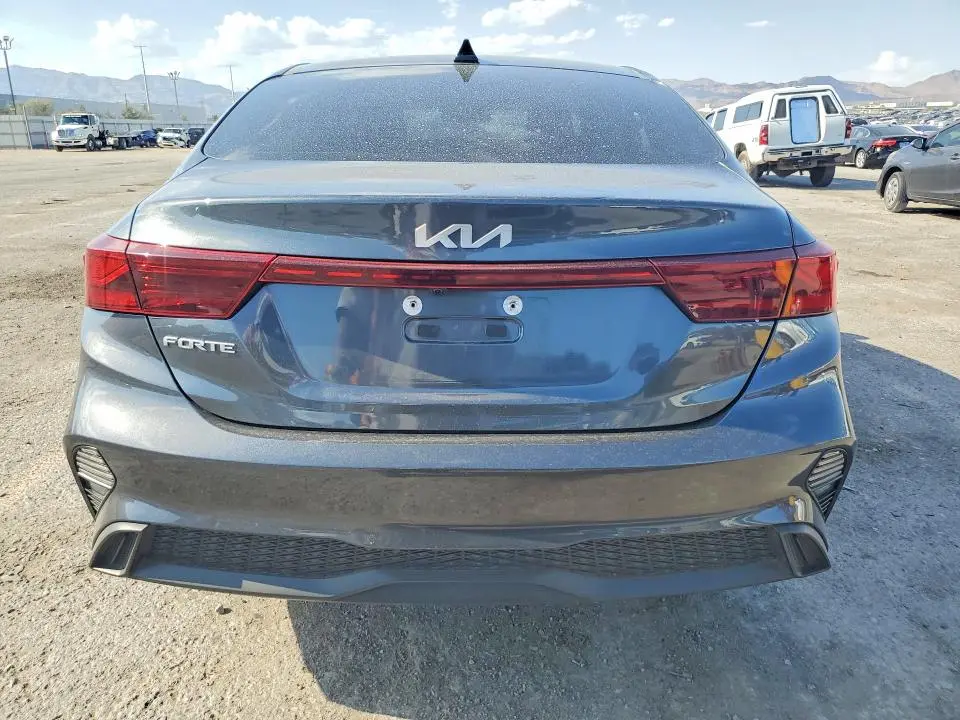 2024 KIA FORTE LXS  