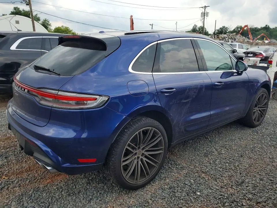 2024 PORSCHE MACAN BASE  