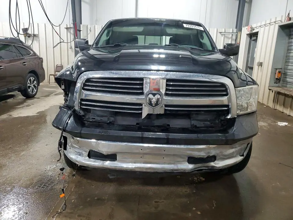 2015 RAM 1500 SLT  