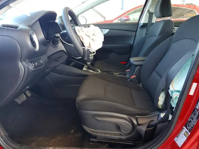 2023 KIA FORTE LX  