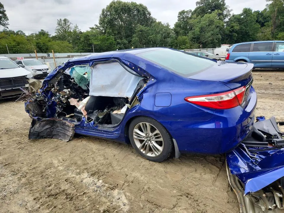 2015 TOYOTA CAMRY SE  
