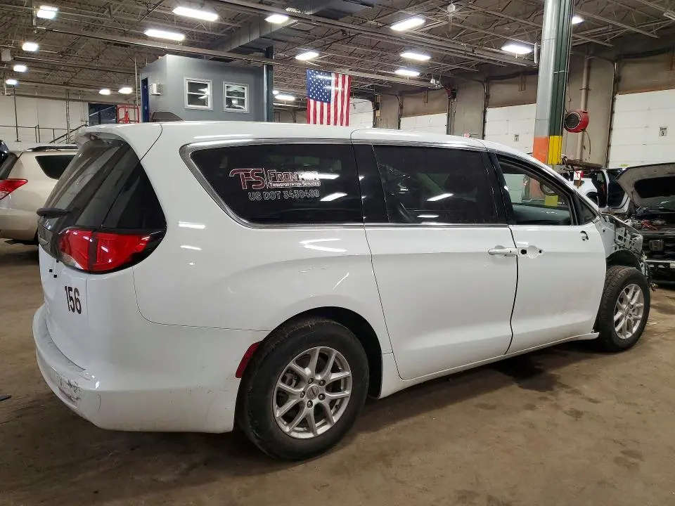 2023 CHRYSLER VOYAGER LX  