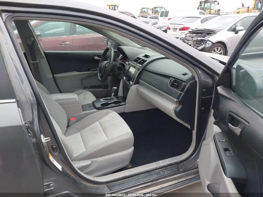 2014 TOYOTA CAMRY LE
