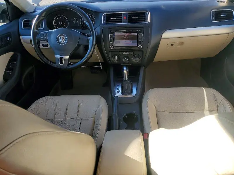 2013 VOLKSWAGEN JETTA SE  