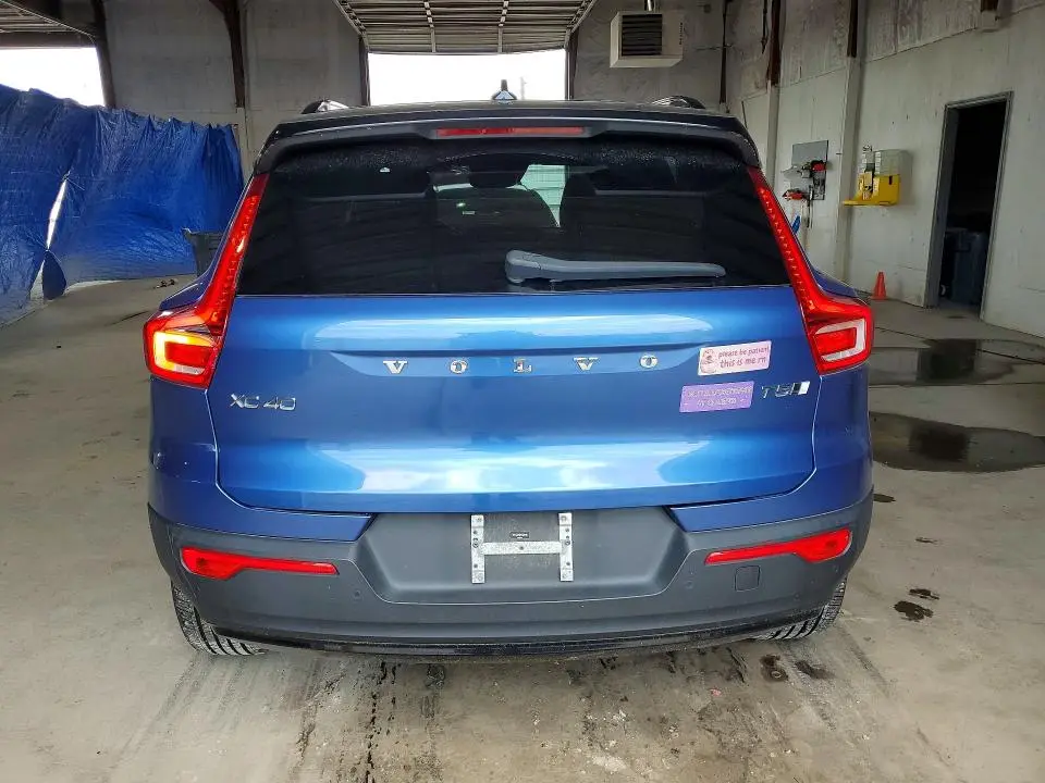 2021 VOLVO XC40 T5 R-DESIGN  
