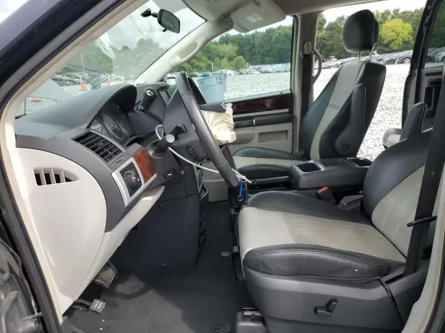 2010 CHRYSLER TOWN & COUNTRY TOURING PLUS  