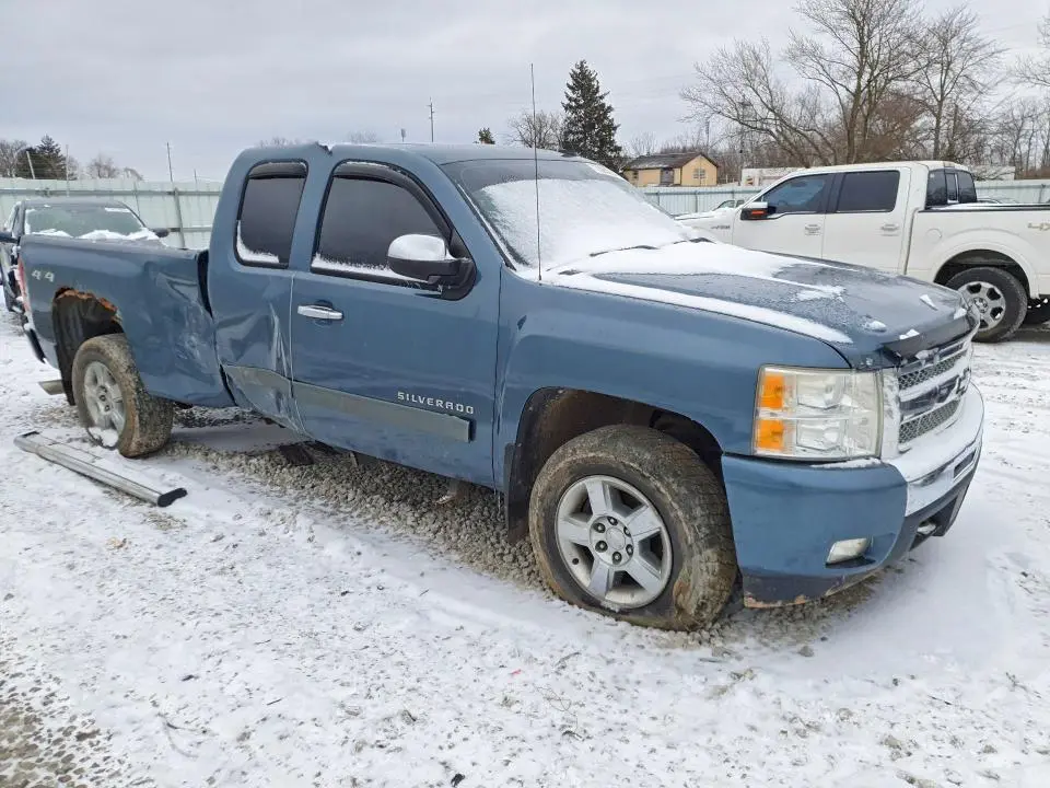 2011 CHEVROLET SILVERADO K1500 LT  