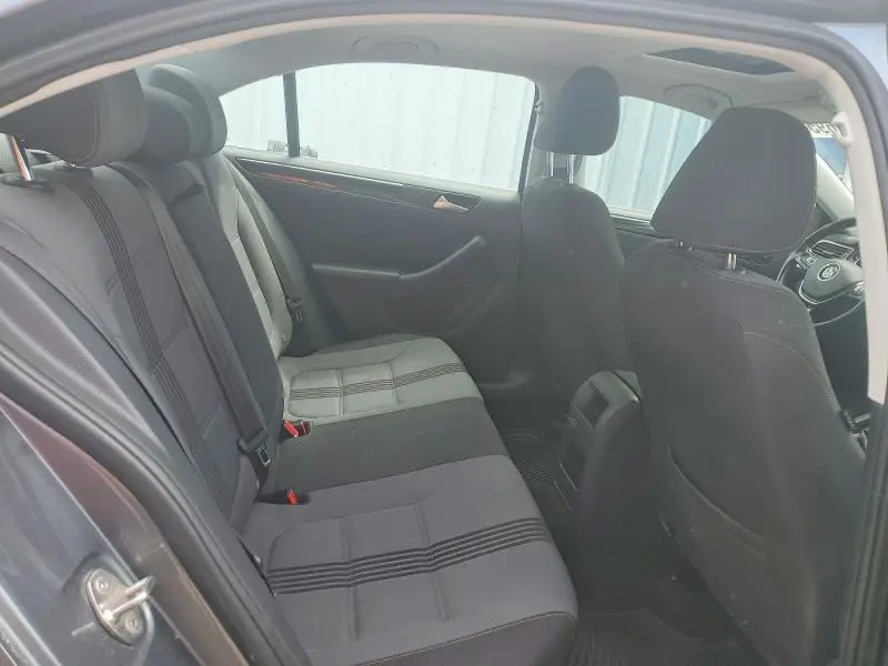 2017 VOLKSWAGEN JETTA SE  