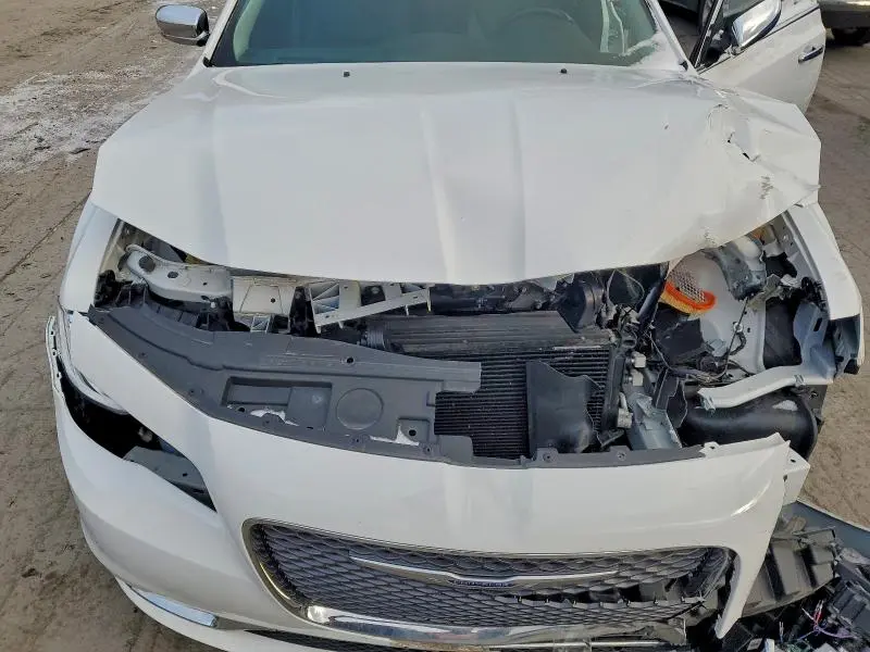 2019 CHRYSLER 300 LIMITED  