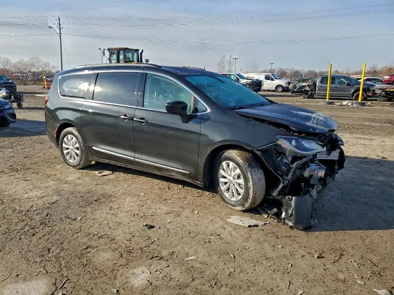 2017 CHRYSLER PACIFICA TOURING L  
