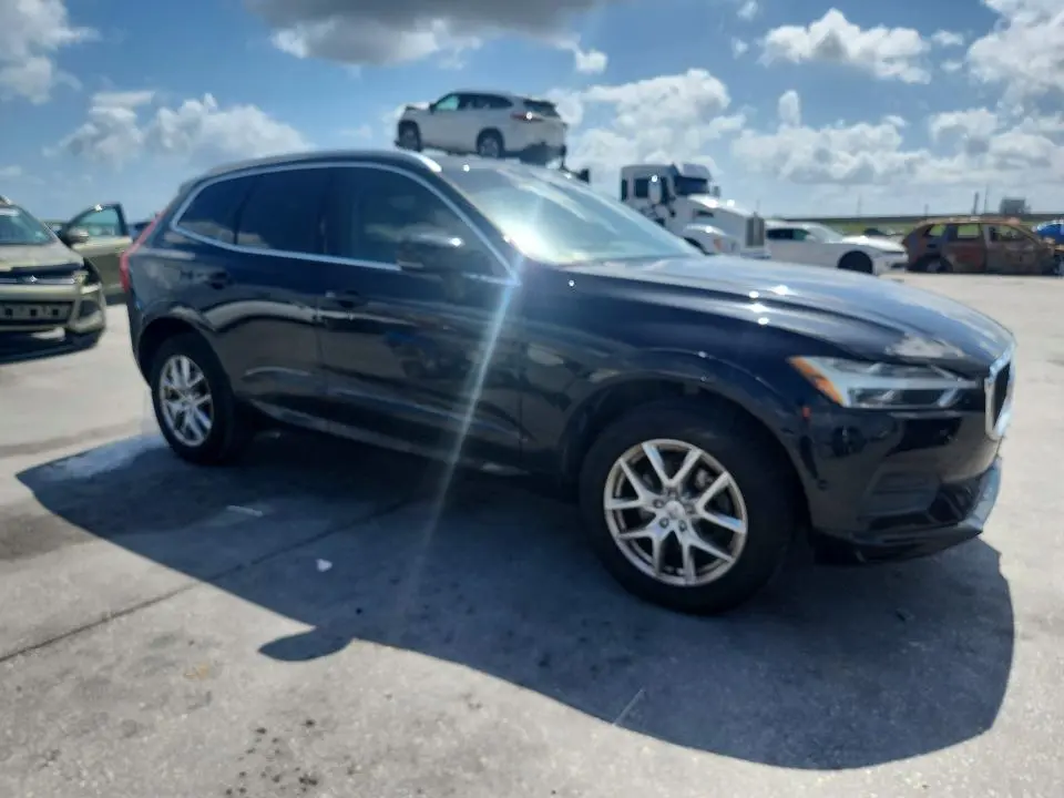 2018 VOLVO XC60 T5 MOMENTUM  