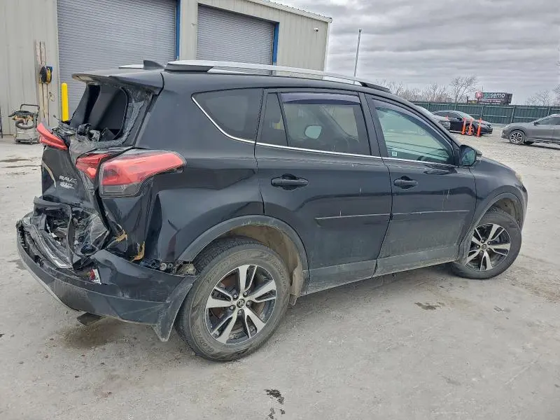 2017 TOYOTA RAV4 XLE  