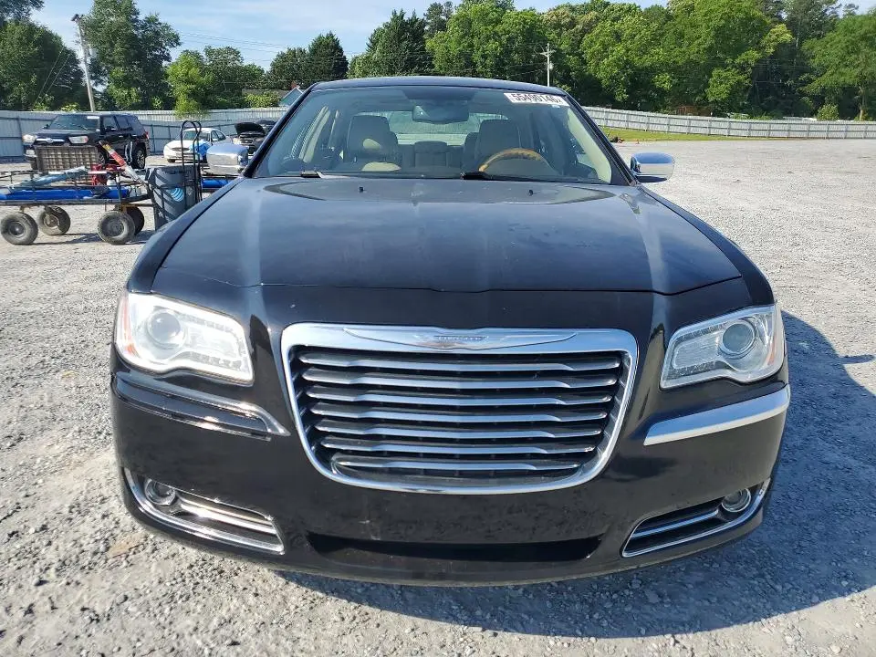 2013 CHRYSLER 300C   