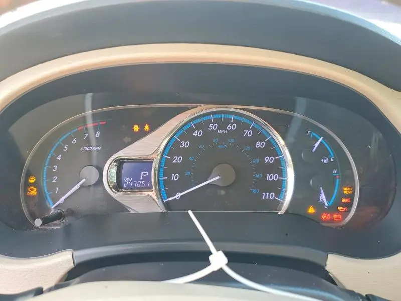 2013 TOYOTA SIENNA XLE  