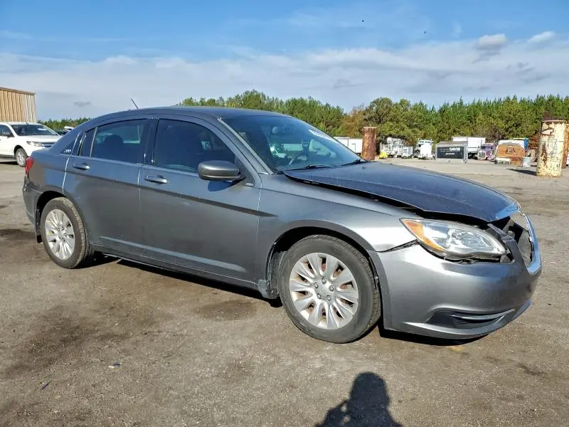 2013 CHRYSLER 200 LX  