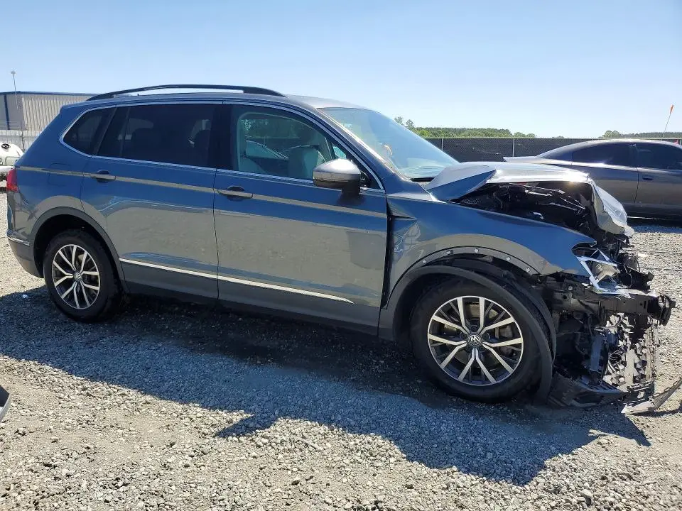 2020 VOLKSWAGEN TIGUAN SE  