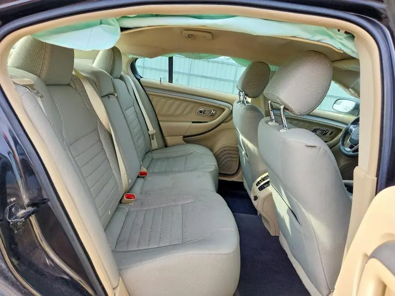 2015 FORD TAURUS SE  