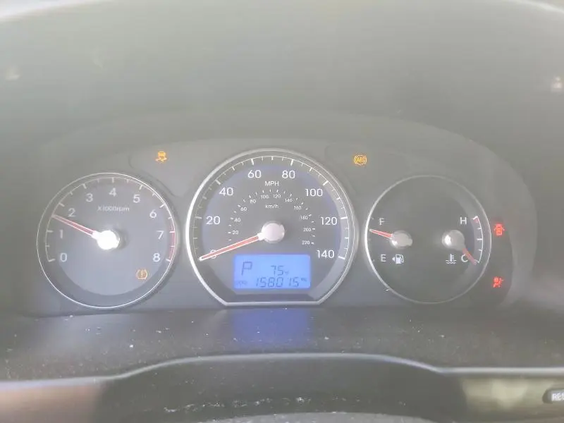 2011 HYUNDAI SANTA FE SE  