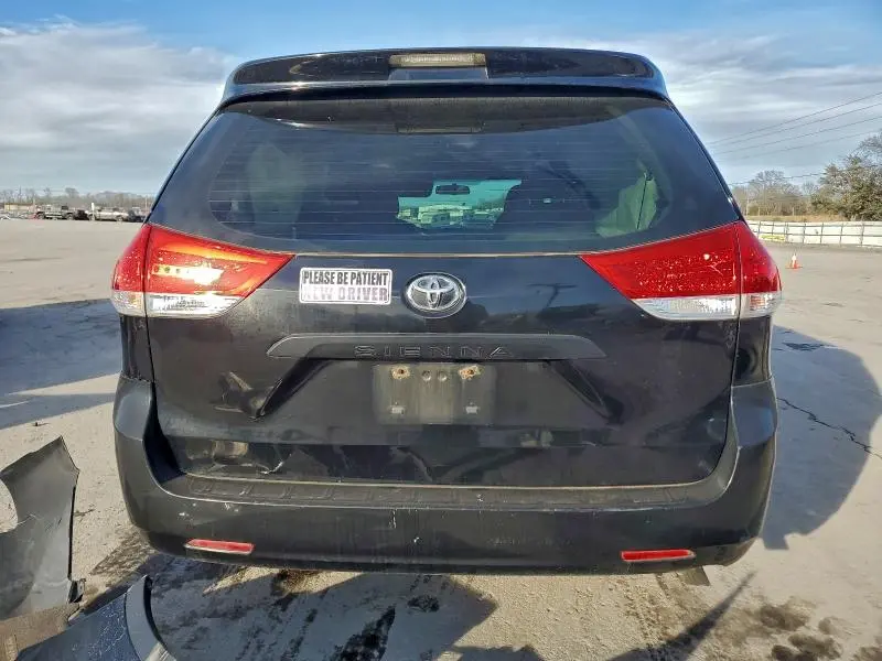 2011 TOYOTA SIENNA   