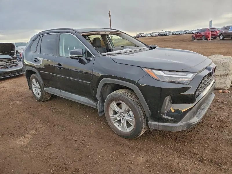 2024 TOYOTA RAV4 XLE  