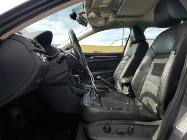 2013 VOLKSWAGEN PASSAT SEL  