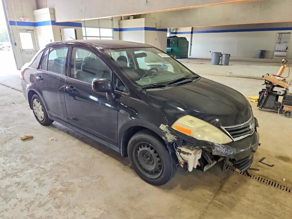 2011 NISSAN VERSA 1.8 S  