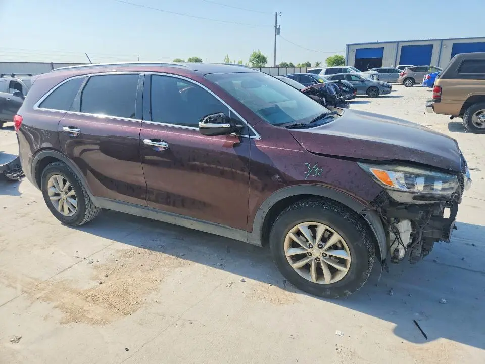 2017 KIA SORENTO LX  
