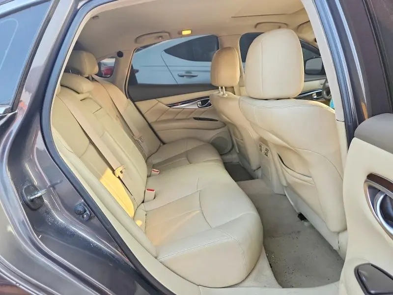 2011 INFINITI M37 BASE  