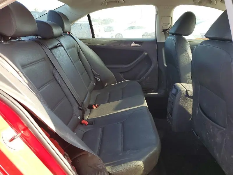 2012 VOLKSWAGEN JETTA SE  