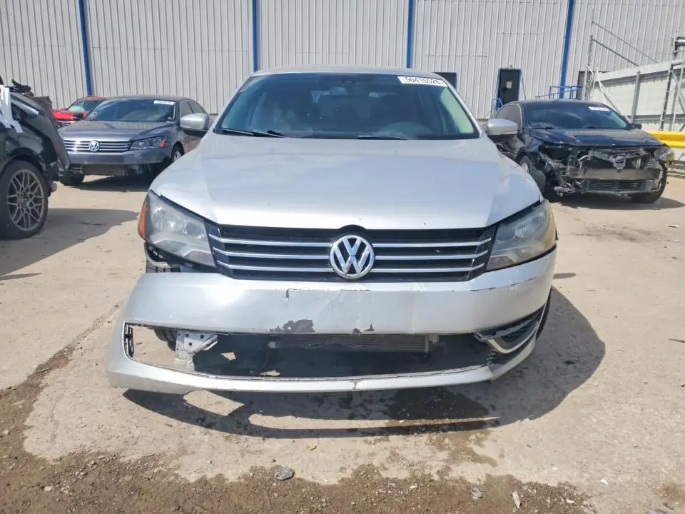 2013 VOLKSWAGEN PASSAT SE  