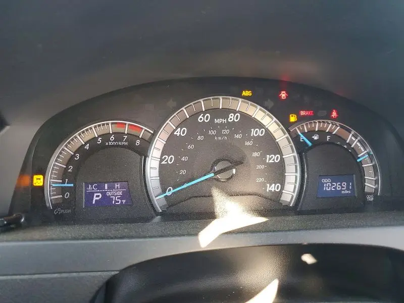2012 TOYOTA CAMRY SE  