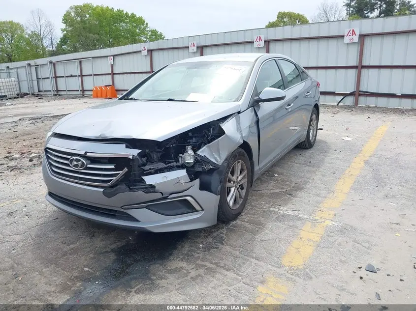 2017 HYUNDAI SONATA SE