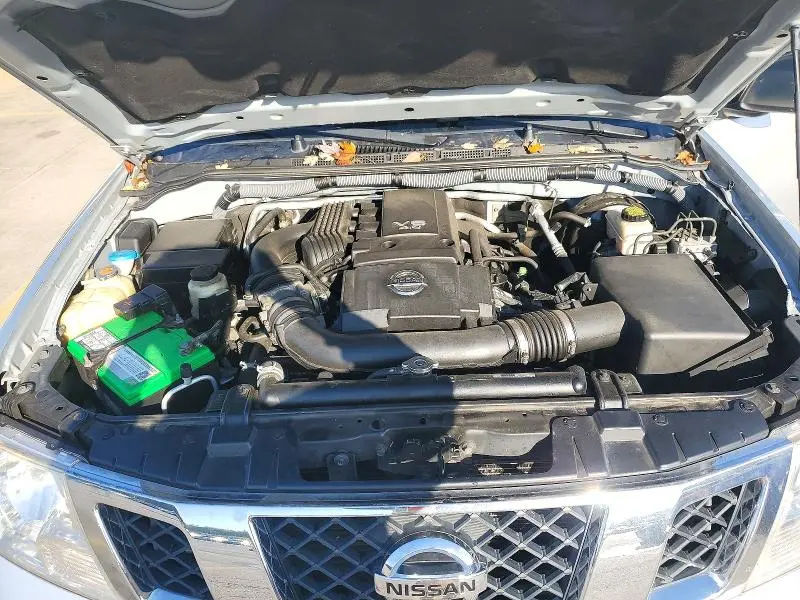 2010 NISSAN FRONTIER SE V6  
