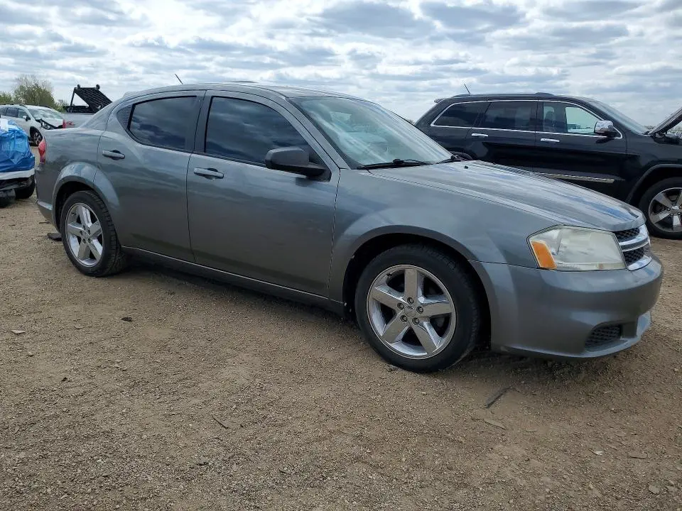 2013 DODGE AVENGER SE  