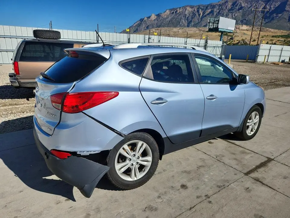 2011 HYUNDAI TUCSON GLS  