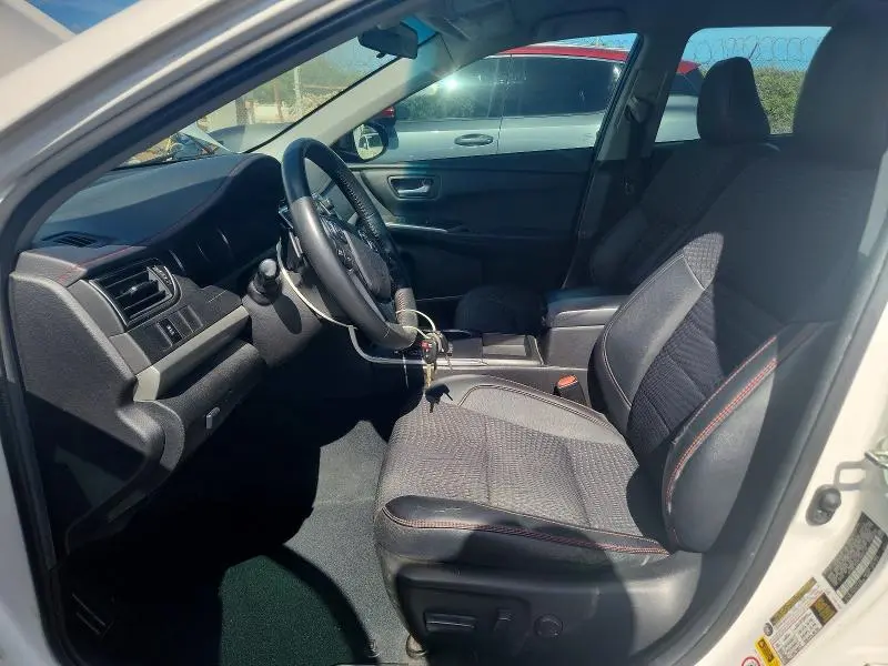 2015 TOYOTA CAMRY LE  