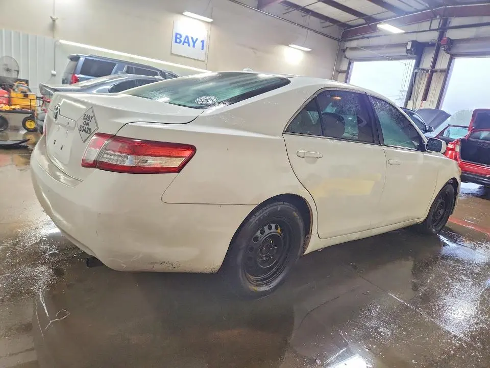 2011 TOYOTA CAMRY LE  