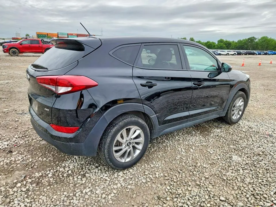 2018 HYUNDAI TUCSON SE  