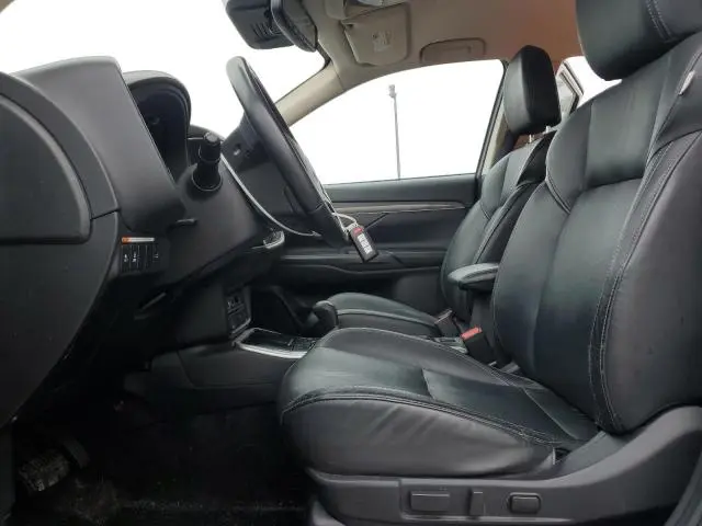 2020 MITSUBISHI OUTLANDER SE  
